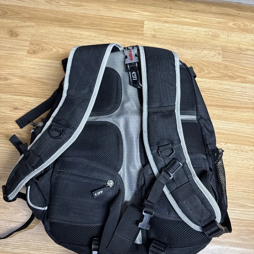 Garneau Cycling Bag‎ Mens Large Black Buckle Backpack Travel Pack